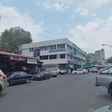Dragon Inn Miri Exterior photo