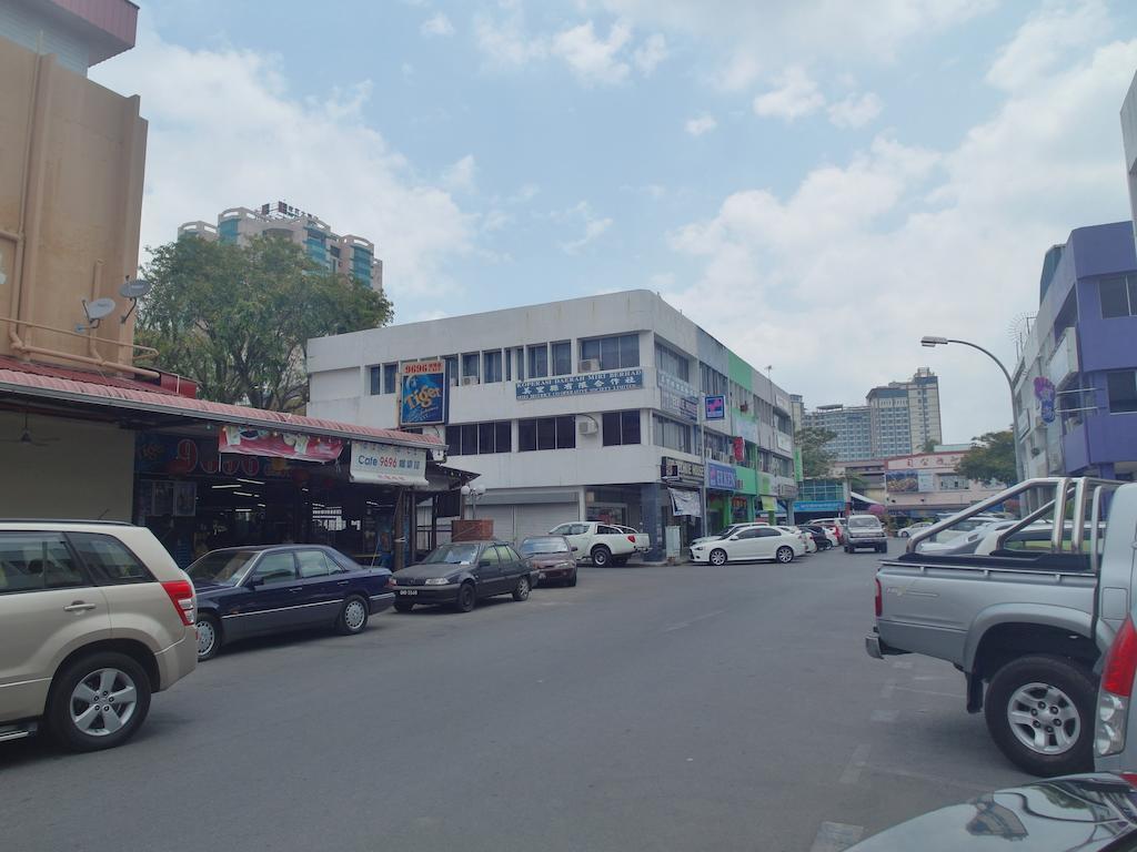 Dragon Inn Miri Exterior photo