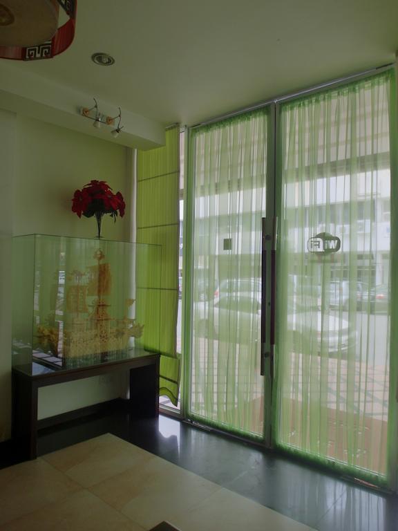 Dragon Inn Miri Exterior photo