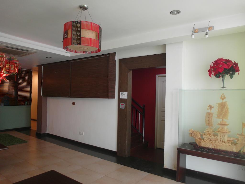 Dragon Inn Miri Exterior photo